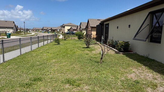 Building Photo - Spacious Home in Crystal Bay offering 4 bedrooms with upgrades throughout