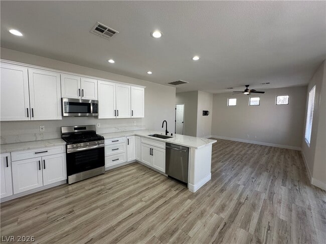 Building Photo - 10004 Bonterra Ave