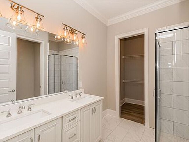 Building Photo - Gorgeous New Townhomes