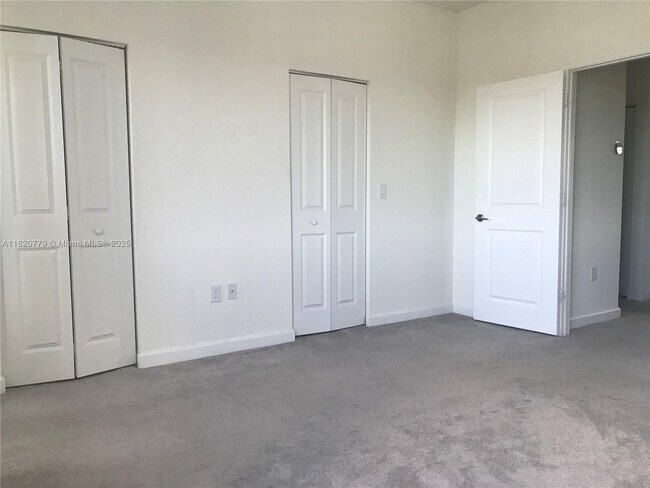 Building Photo - 278 NE 208th Terrace
