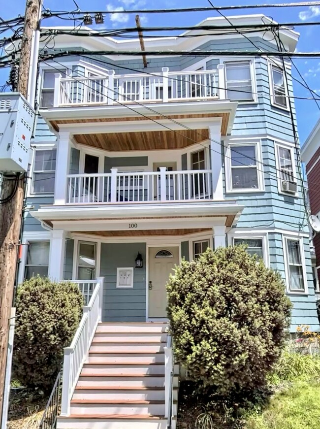 Exterior - 100 Train St