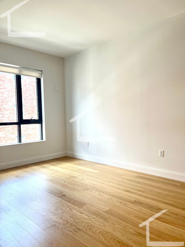 Building Photo - 208-83 Gardner St