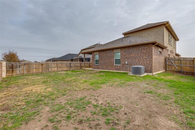 Building Photo - 348 Shiner Ln