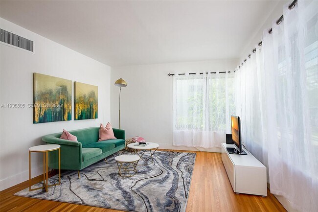 Building Photo - 10081 W Bay Harbor Dr