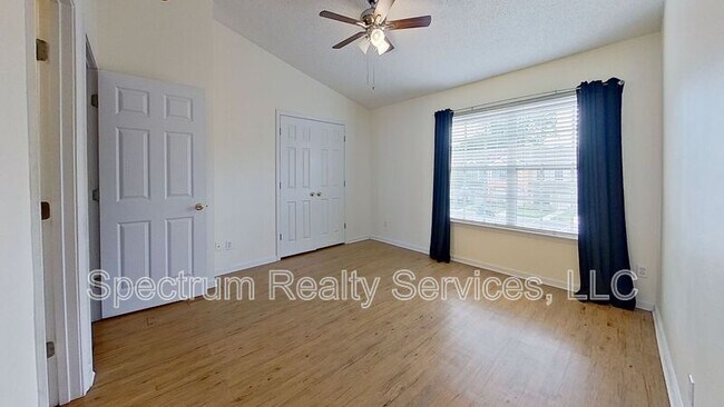 Building Photo - 12311 Kensington Lakes Dr