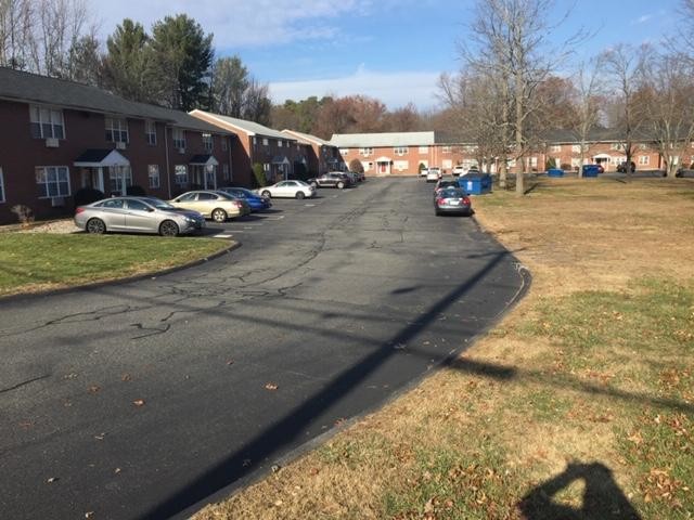 Country Squire Apartments - 1539 Allen St
