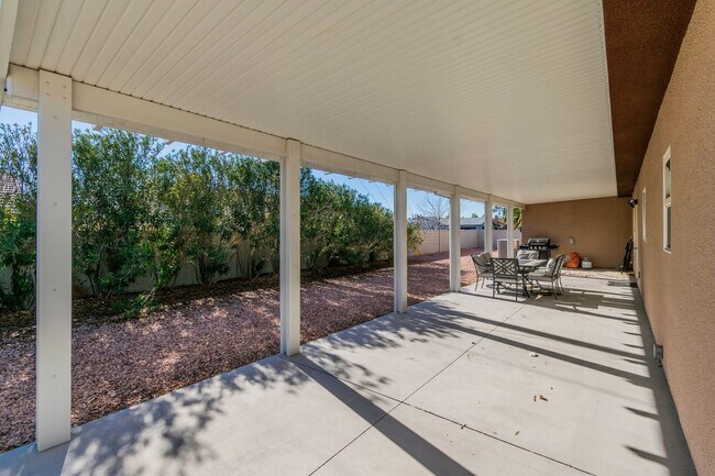 Building Photo - 4615 E St Louis Ave