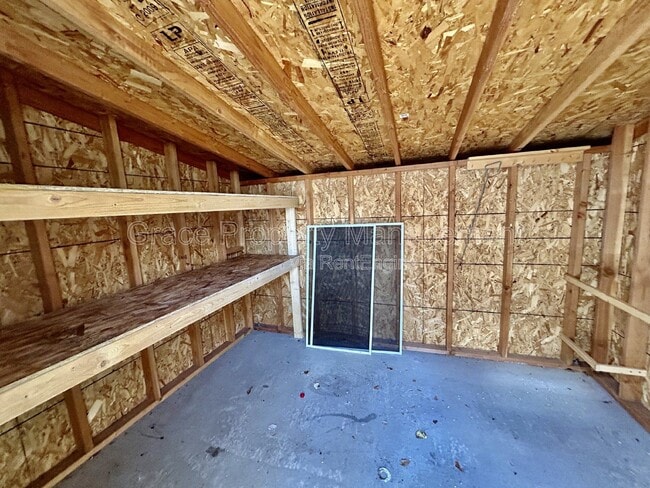 Building Photo - 479 Hayloft Way