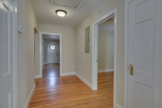 Building Photo - 2722 Oakland Avenue
