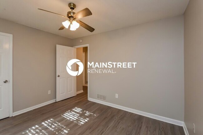 Building Photo - 3 Bedroom Pet-Friendly Home in Conyers, GA with Main Street Renewal