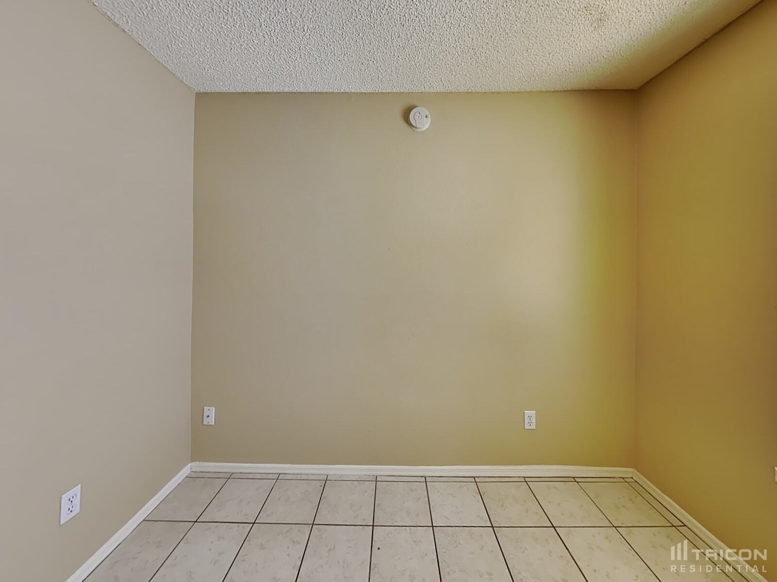 Building Photo - 4763 W Menadota Dr