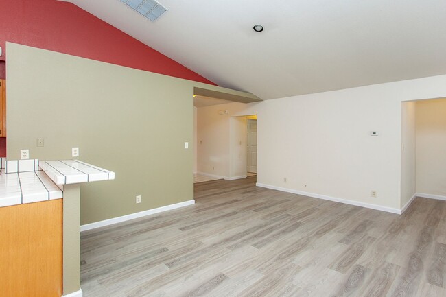 Building Photo - 3654 Hemlock Way