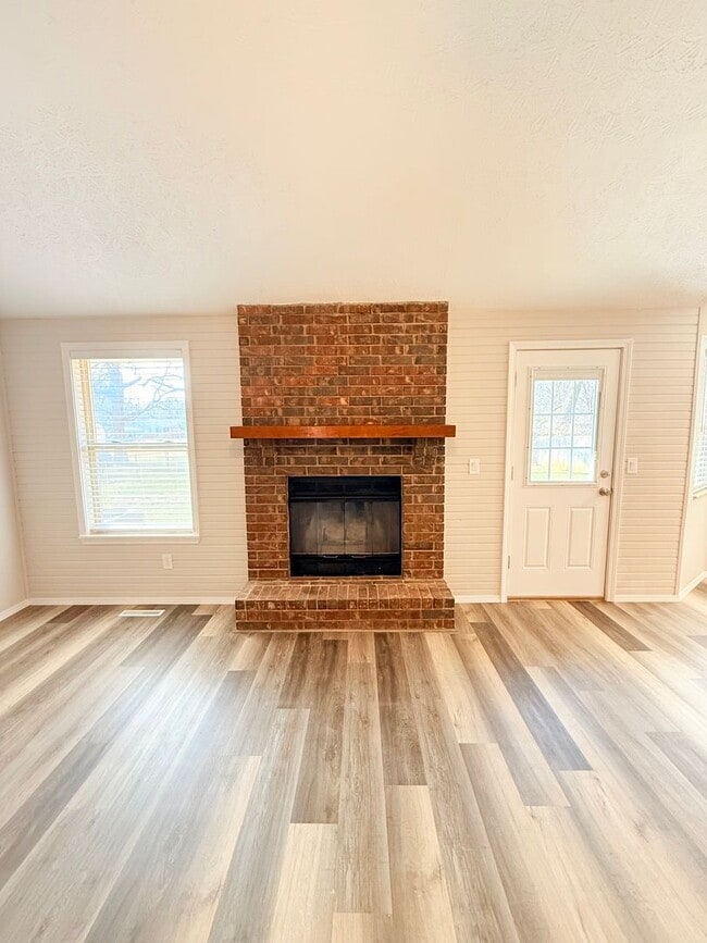 Building Photo - "Lots Of New" in South/West Springfield on a Quite Culta-sac