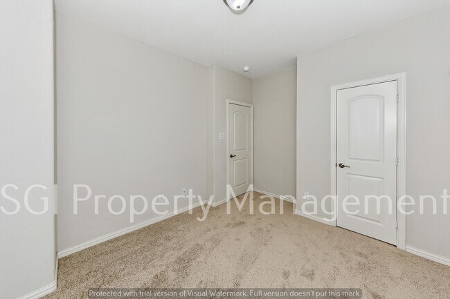 Building Photo - 679 Emily Ln