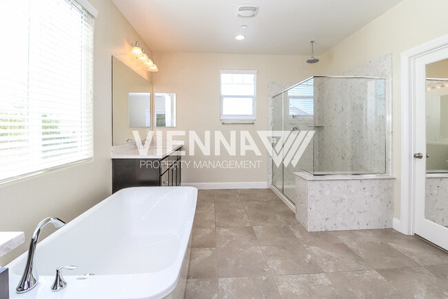 Building Photo - 12702 Thornberg Way