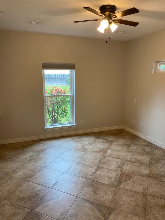 Building Photo - 7518 Nickaburr Creek Dr