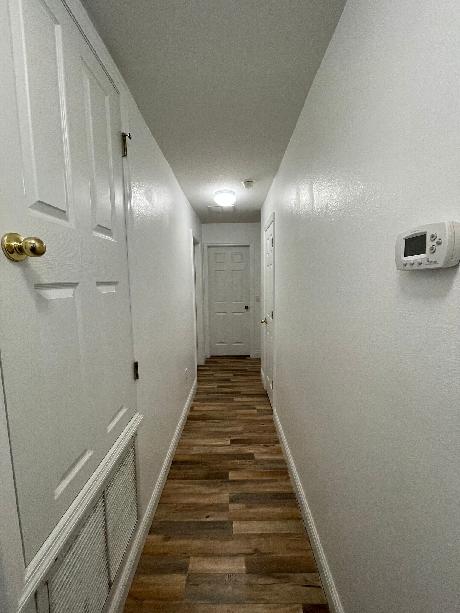 Building Photo - 2452 Hassonite St