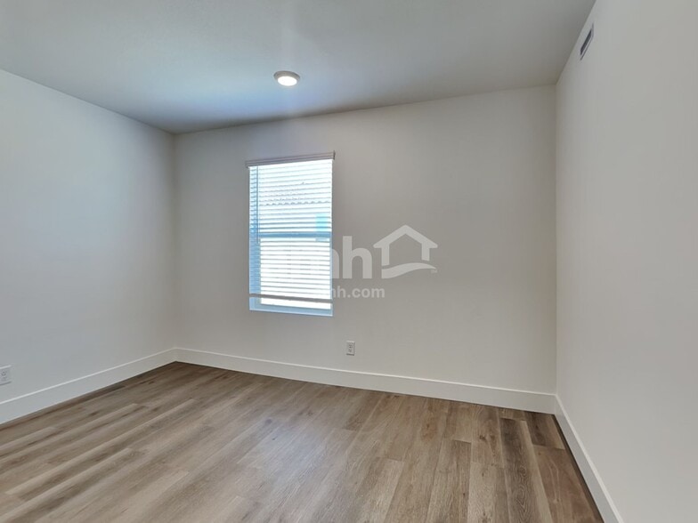 Building Photo - 4261 Halo Hollyhock St