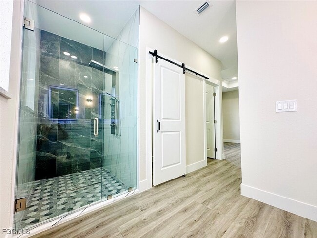 Building Photo - 771 Gaylord Ave S