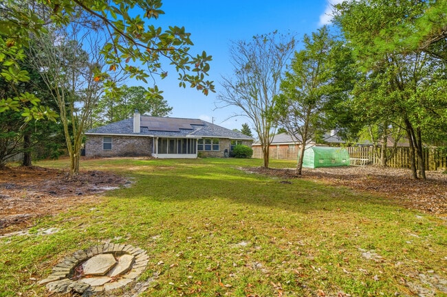 Building Photo - 2490 Pepper Dr