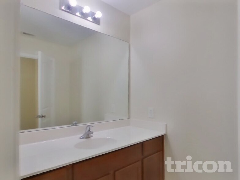 Building Photo - 640 Totem Trail Dr