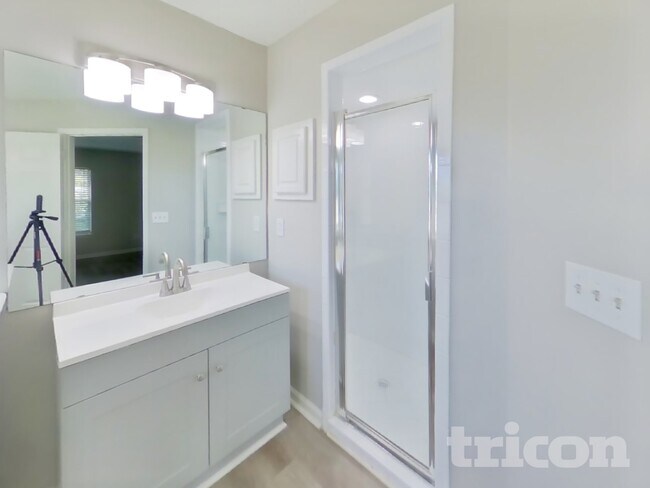 Building Photo - 1020 Woodbridge Hollow N