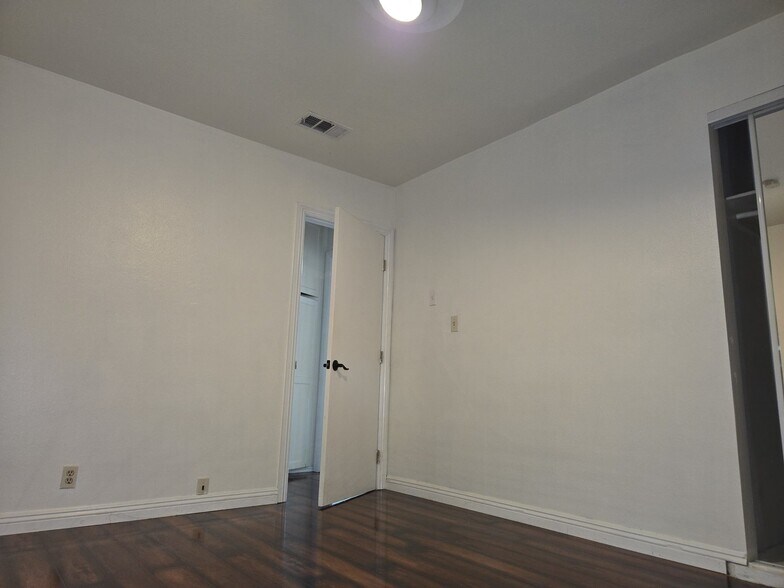 Building Photo - 2815 Montezuma Ave