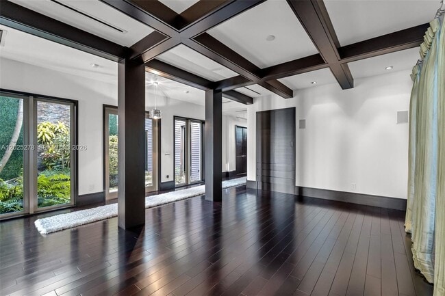 Building Photo - 760 S Mashta Dr