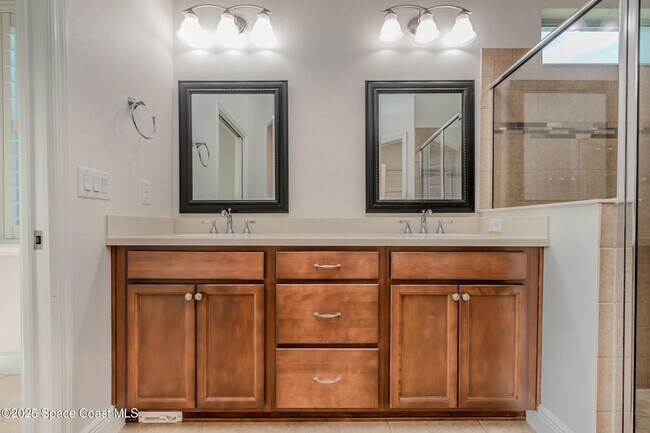 Building Photo - 7935 Wyndham Dr