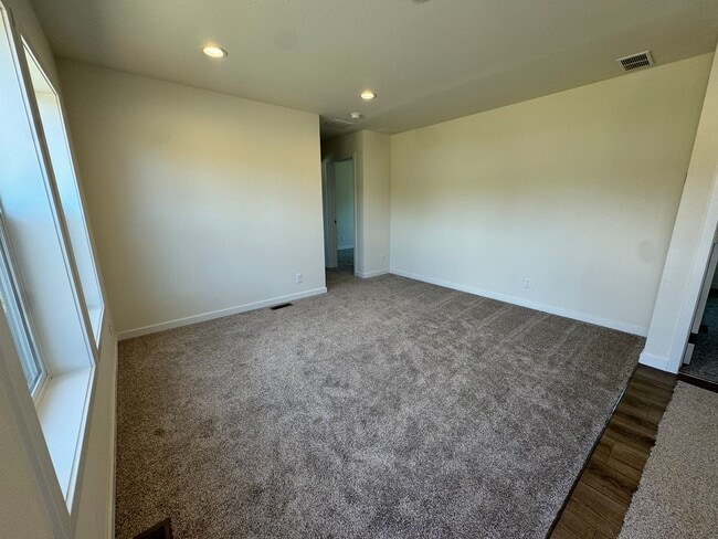 Building Photo - Brand New 3 bedroom House