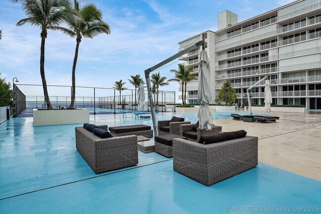 Building Photo - 3546 S Ocean Blvd