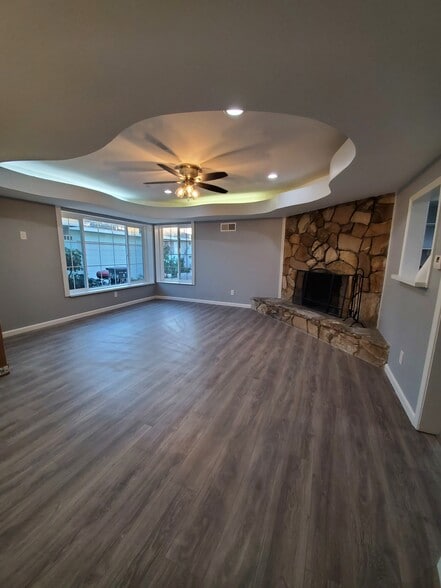 Building Photo - 15012 Eastwood Ave