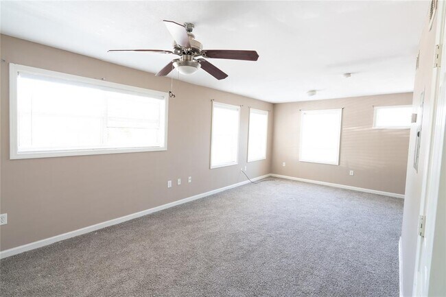 Building Photo - 4807 Merwin St