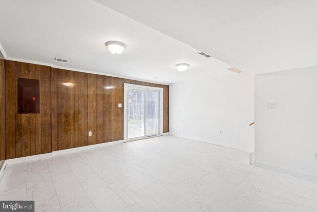 Building Photo - 14844 Cherrydale Dr