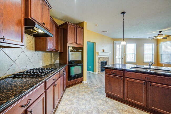 Building Photo - 4814 Mint Trails