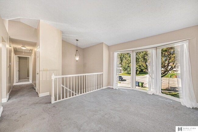 Building Photo - 3105 Mirror Cir