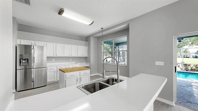 Building Photo - 11208 Sailbrooke Dr