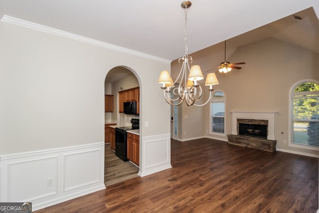 Building Photo - 203 Arbor Dr