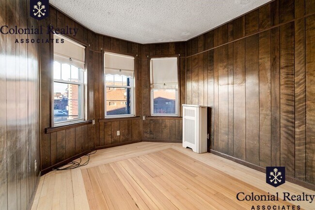 Building Photo - 12 Windsor Rd