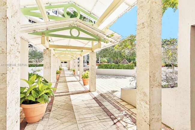 Building Photo - 151 Crandon Blvd