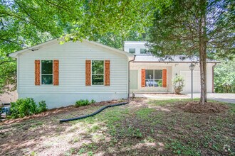 Building Photo - 3137 Glen Hollow Dr