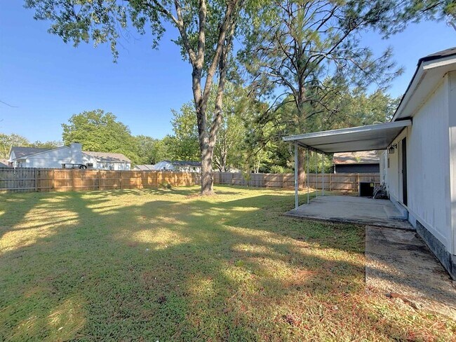 Building Photo - 955 Poplar Leaf Rd