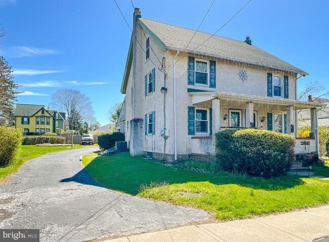 Building Photo - 1153 Greeley Ave