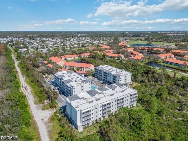 Building Photo - 26589 Rosewood Pointe Dr