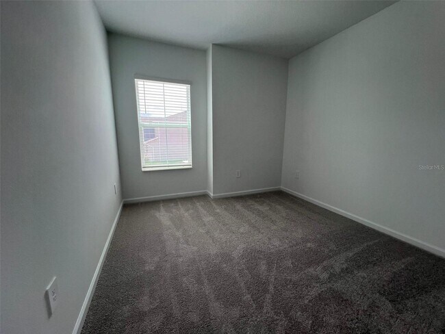 Building Photo - 3066 Chantilly Dr