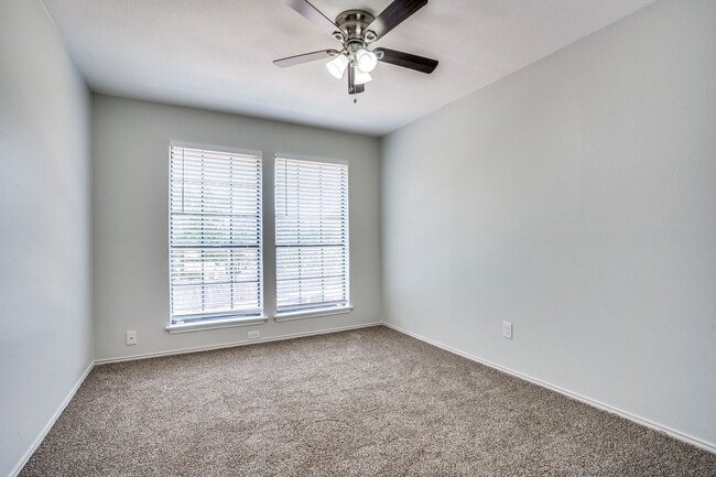 Building Photo - 115 Peachtree Ct
