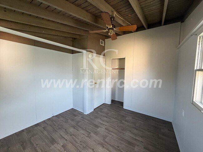 Building Photo - 403 Seminary-N