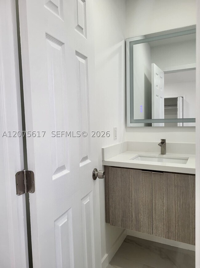 Building Photo - 9226 SW 37th St