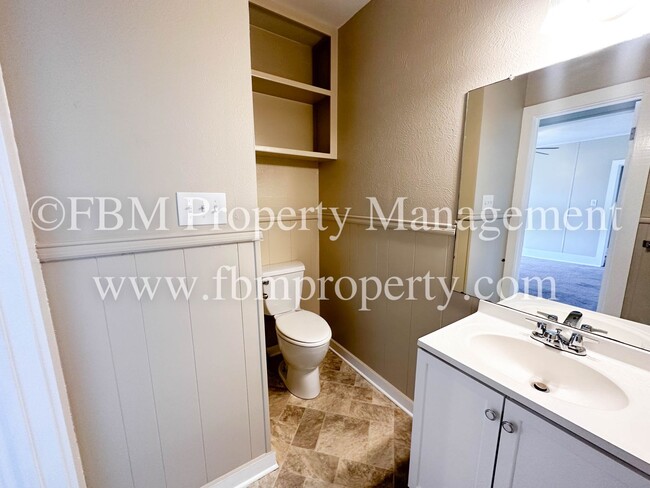 Building Photo - 3701 Emhouse Rd