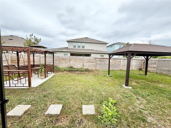 Building Photo - 19153 Planetree St